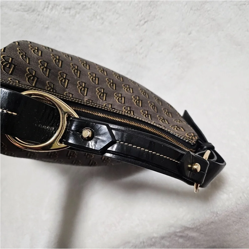 Dooney & Bourke Nikki Shadow Signature Logo Canvas Shoulder bag